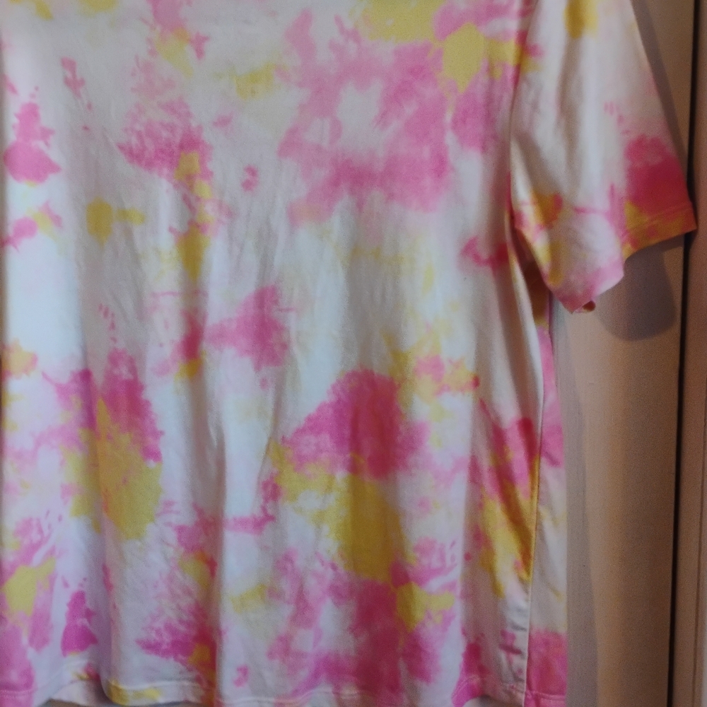 Lion King Hakuna Matata Tie-Dye T-Shirt - Picture 9 of 9